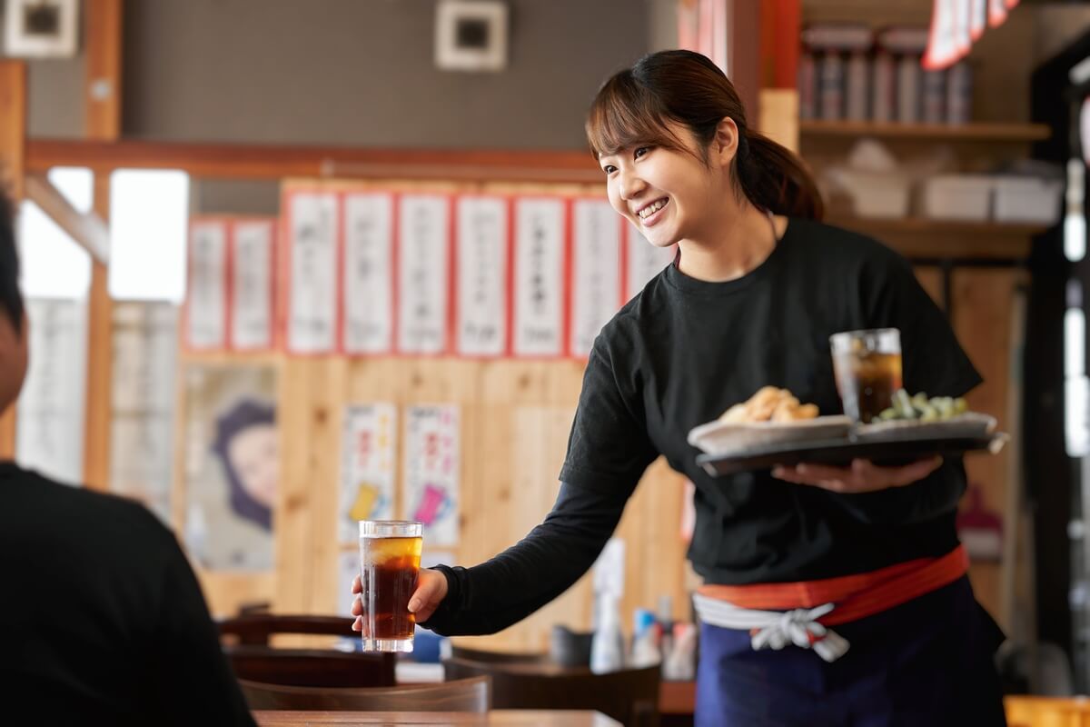 飲食店の店員